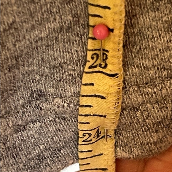 CAbi Heather Gray and Cream V-Neck Sweater - Picture 5 of 7